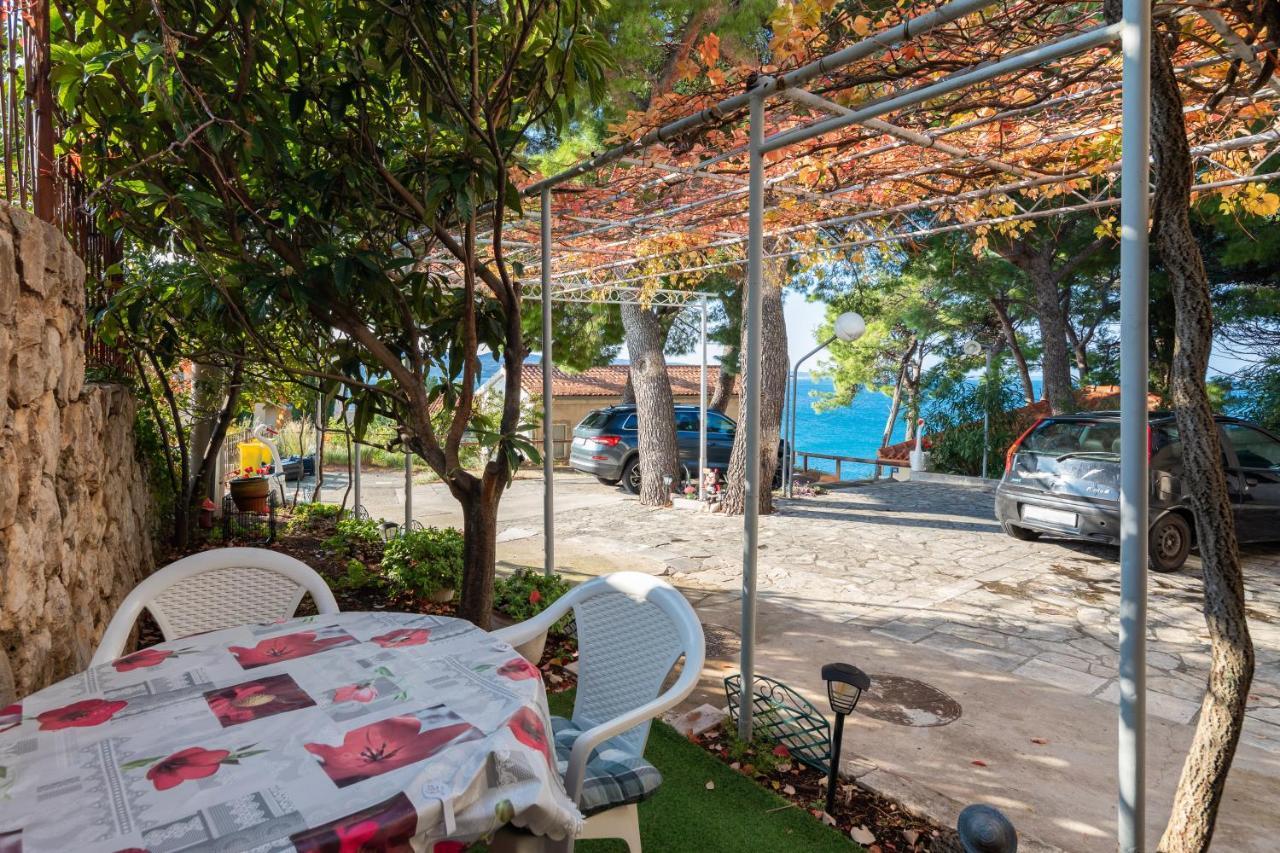 Urban Edge - Beach Apartments Omiš Buitenkant foto