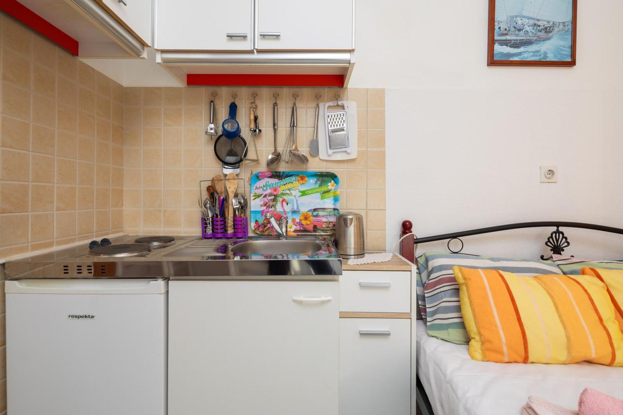 Urban Edge - Beach Apartments Omiš Buitenkant foto