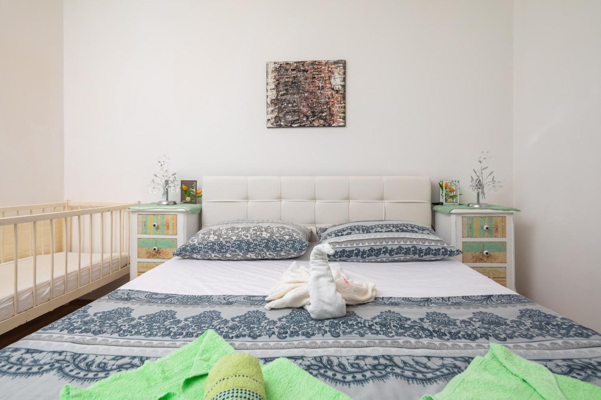Urban Edge - Beach Apartments Omiš Buitenkant foto