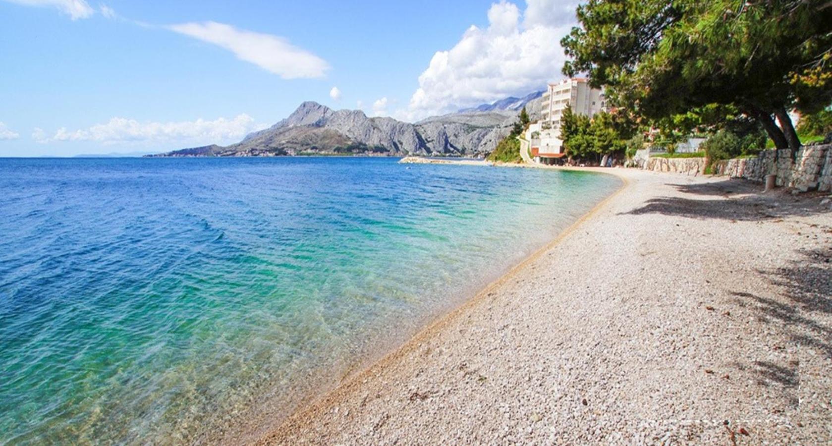 Urban Edge - Beach Apartments Omiš Buitenkant foto