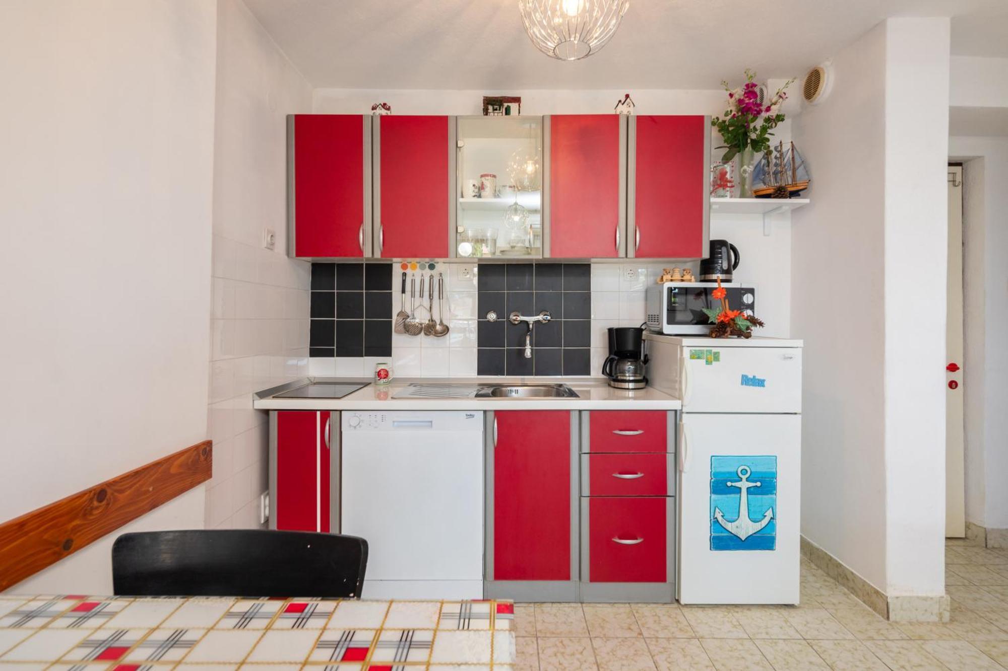 Urban Edge - Beach Apartments Omiš Buitenkant foto